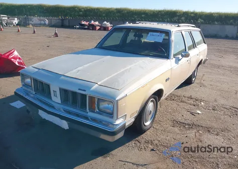 1979 Oldsmobile Cutlass из США, поврежденный, VIN 3G35H9R416020